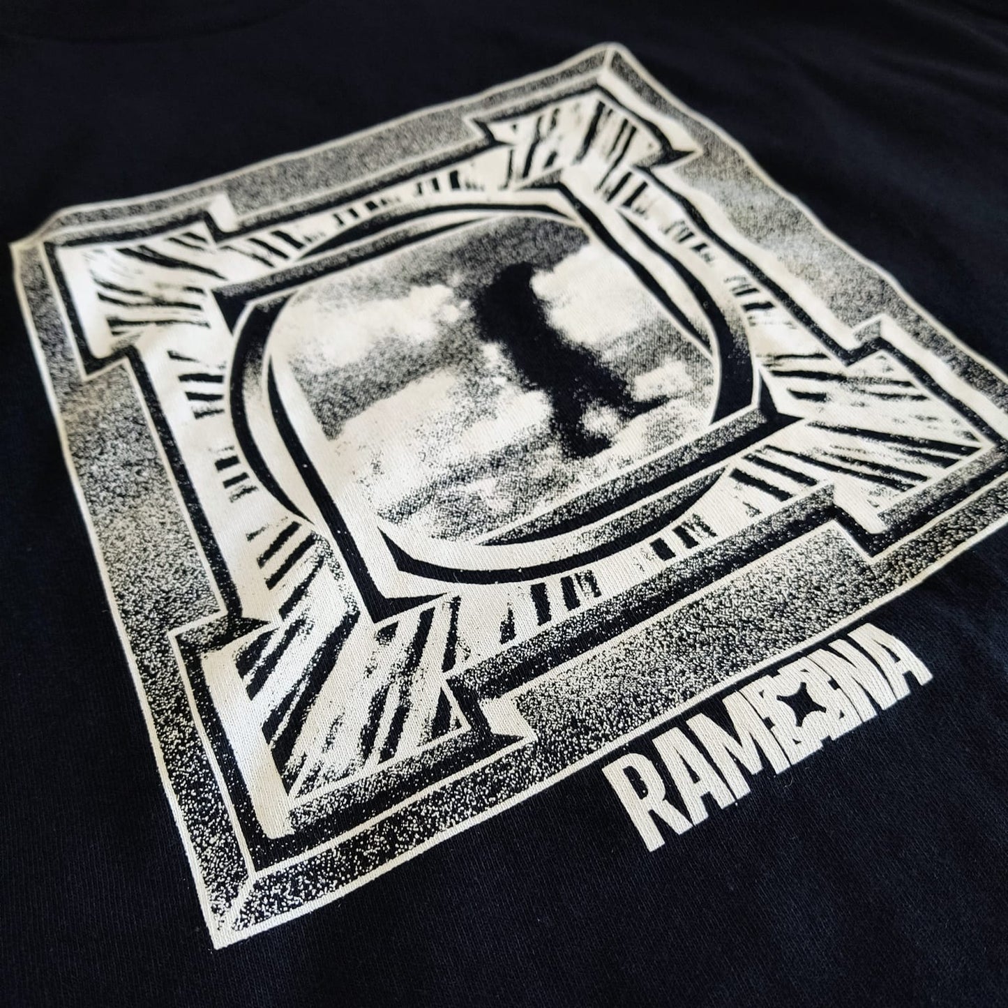Camisa Negra Hombre Invisible