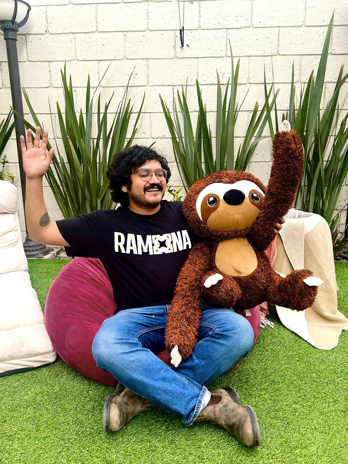 Camisa Negra Ramona Logo