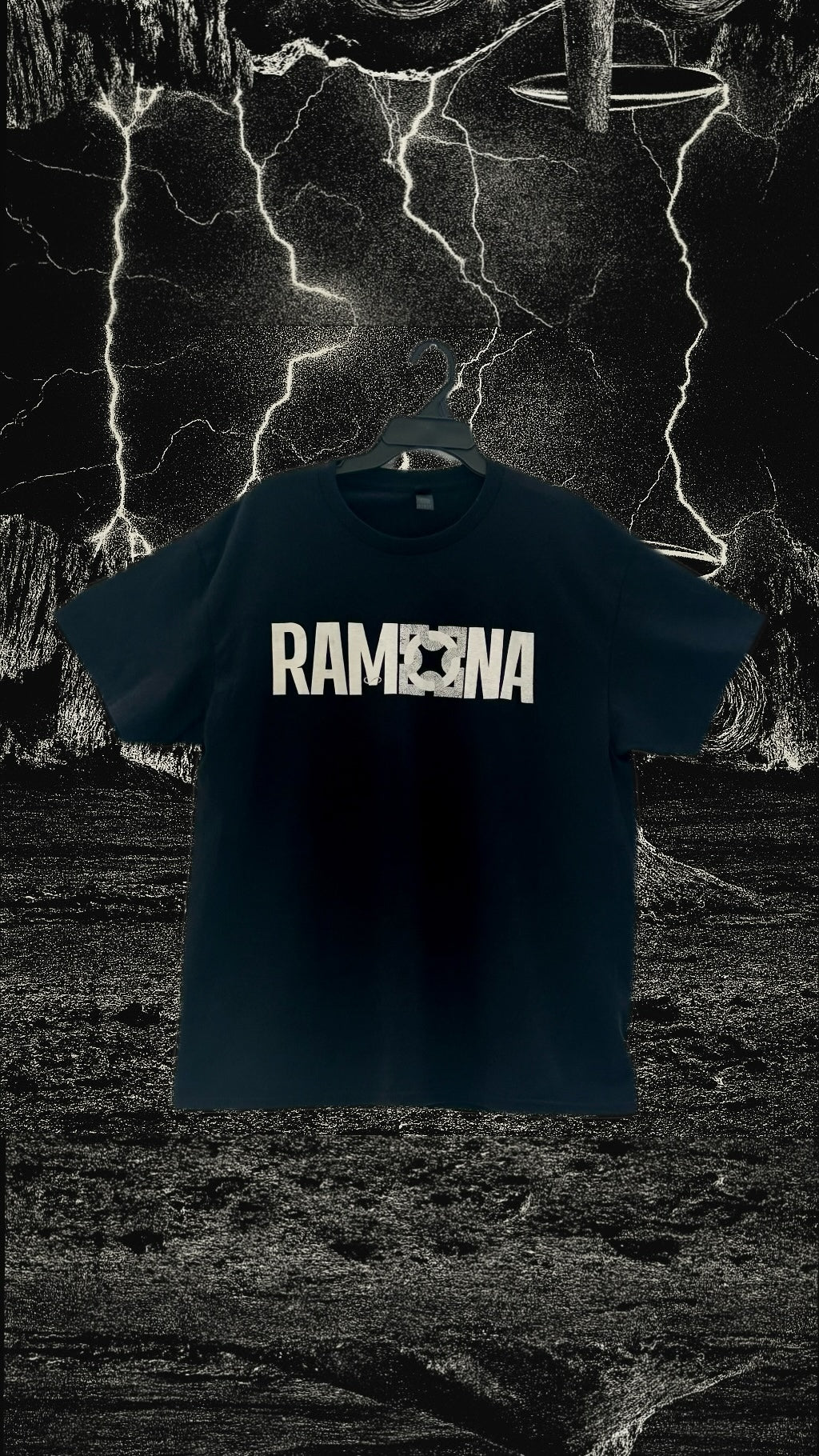 Camisa Negra Ramona Logo